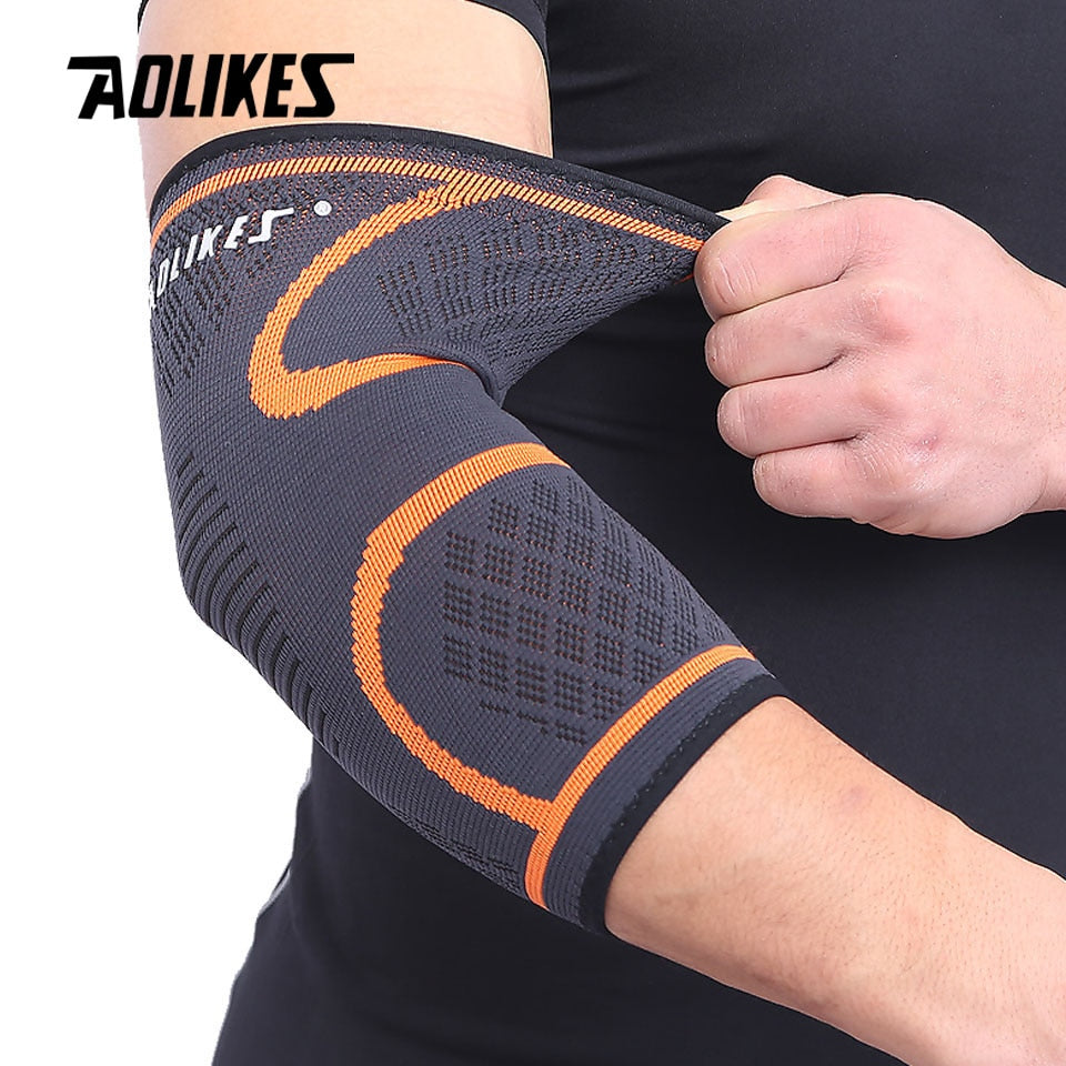 Elbow compression sleeve knitted fabric detail